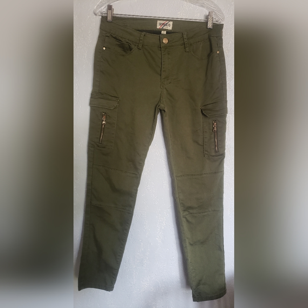 DEMIN BLVD  Los Angeles Junior's side pocket Olive green jeans size 11 used